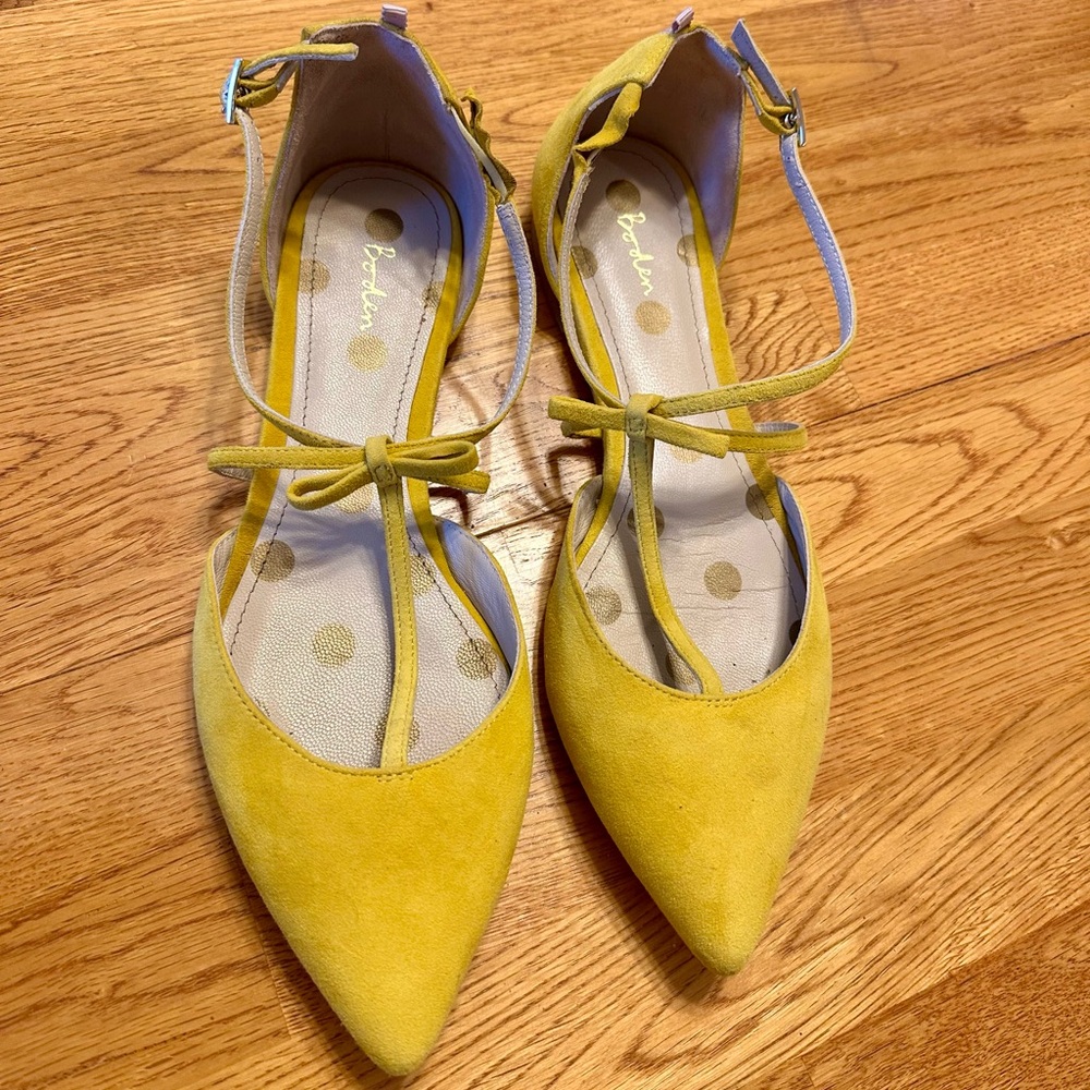 Boden mustard yellow suede t-strap pointed toes flats size 38.5